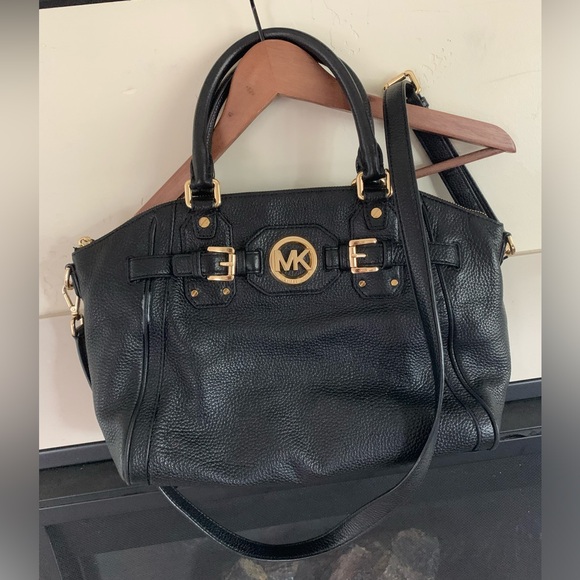 Michael Kors Hudson Black Pebbled Leather Shoulder Bag Purse EXCELLENT - Picture 4 of 16